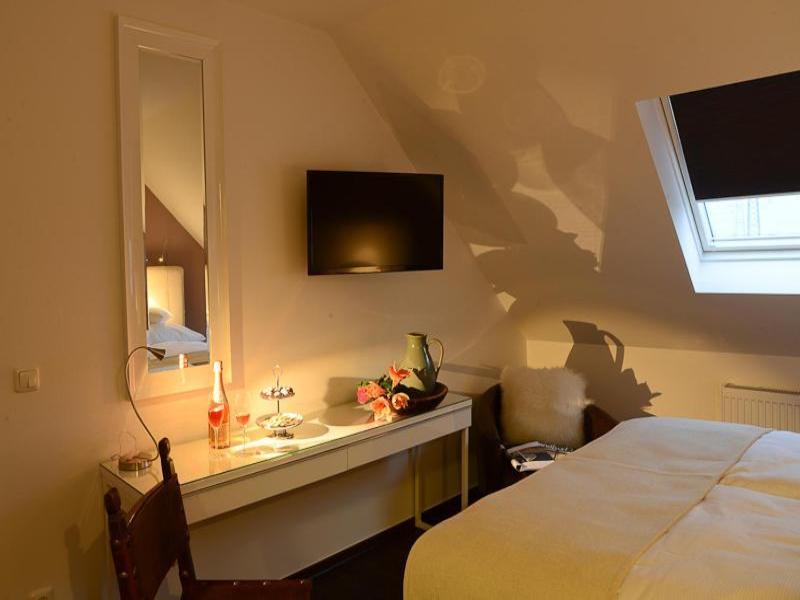 Landhotel Alte Tv?pferei image