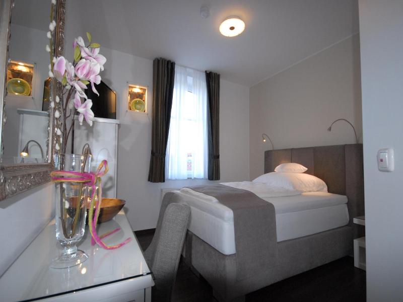 Landhotel Alte Tv?pferei image
