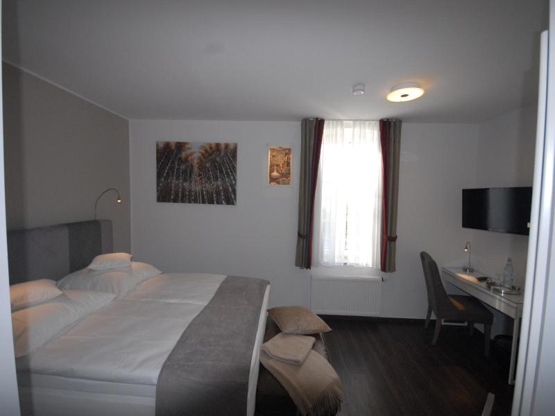 Landhotel Alte Tv?pferei image