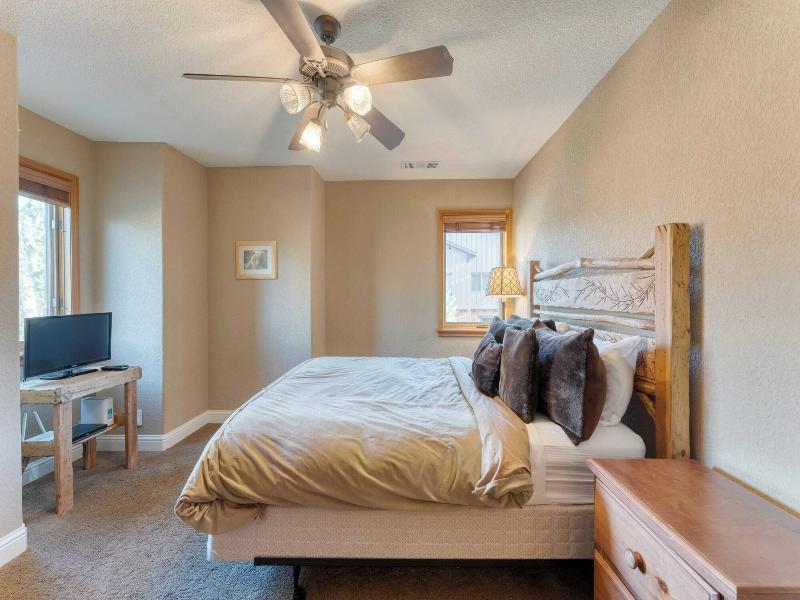 Luxe All-season Retreat By Avantstay Prime Locat image