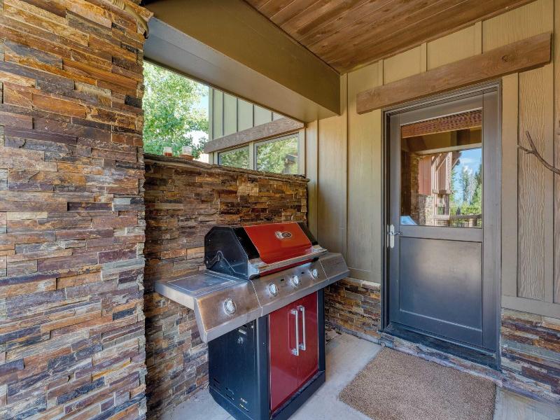 Luxe All-season Retreat By Avantstay Prime Locat image