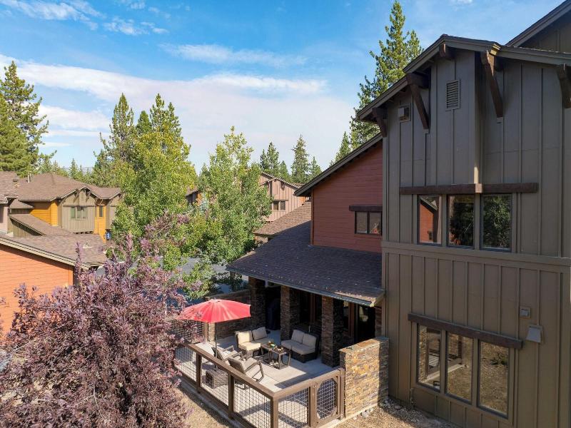 Luxe All-season Retreat By Avantstay Prime Locat image