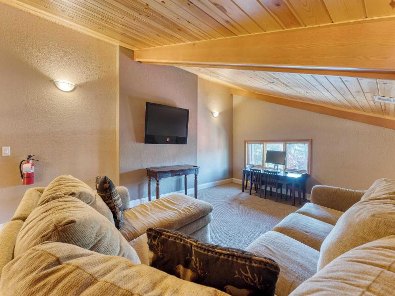 Luxe All-season Retreat By Avantstay Prime Locat image