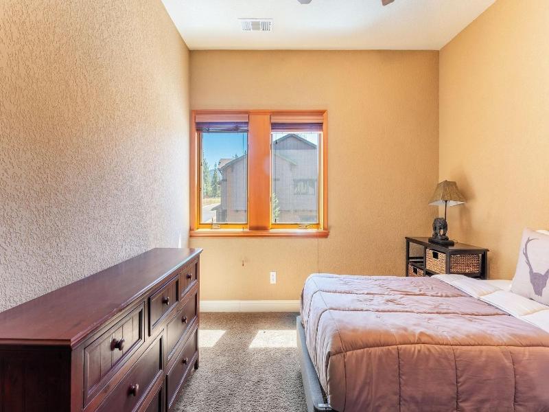 Luxe All-season Retreat By Avantstay Prime Locat image