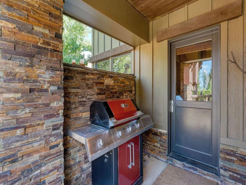 Luxe All-season Retreat By Avantstay Prime Locat image