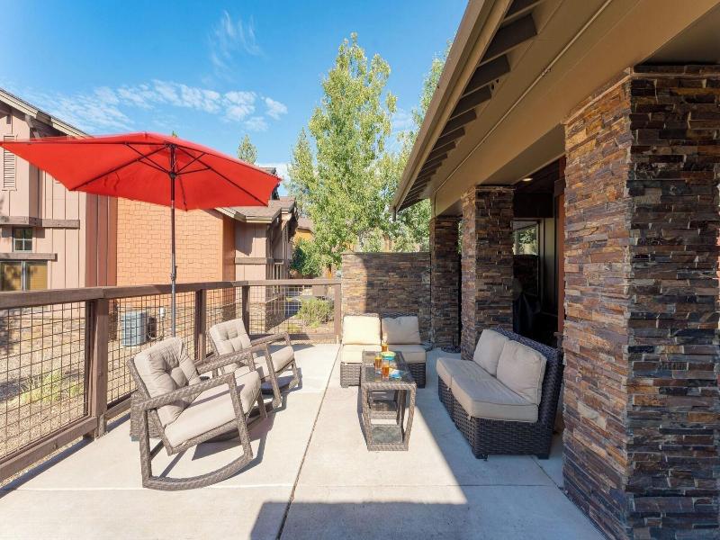 Luxe All-season Retreat By Avantstay Prime Locat image