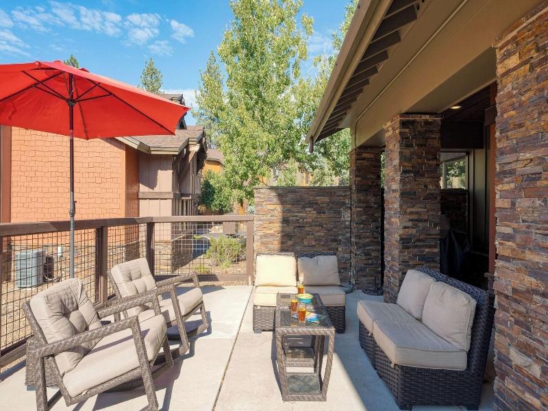 Luxe All-season Retreat By Avantstay Prime Locat image
