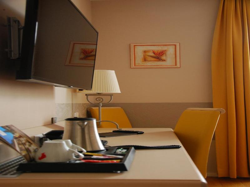 Winzerhotel Gumpoldskirchen image