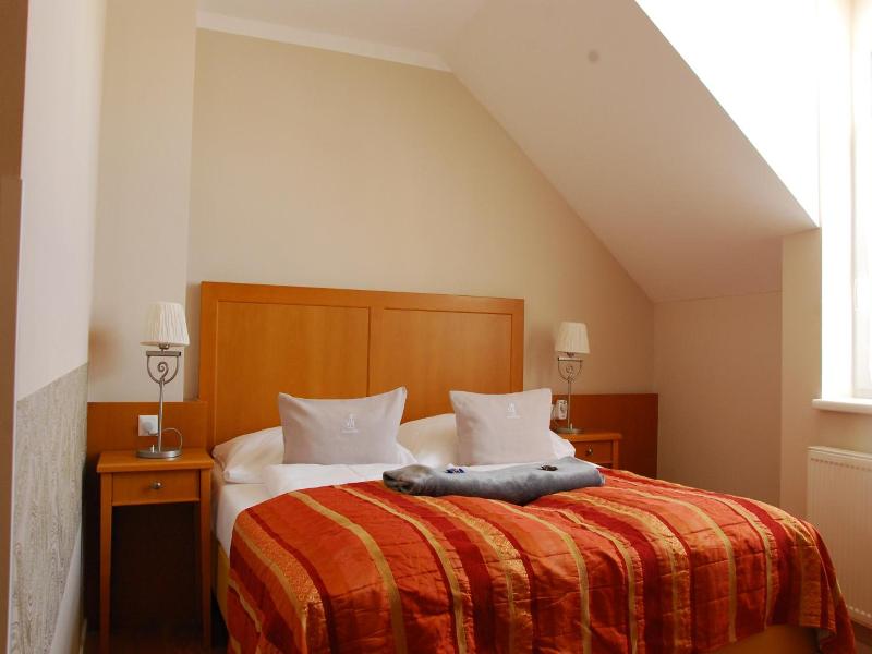 Winzerhotel Gumpoldskirchen image