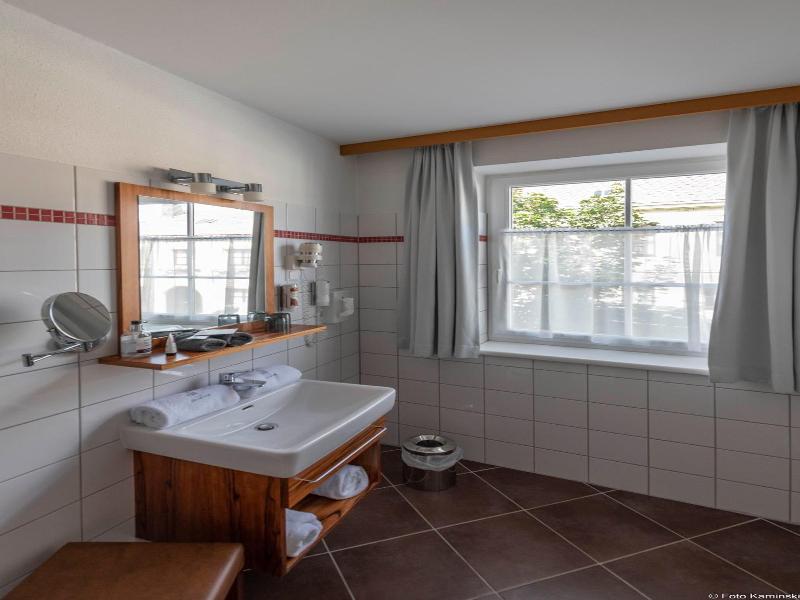 Winzerhotel Gumpoldskirchen image