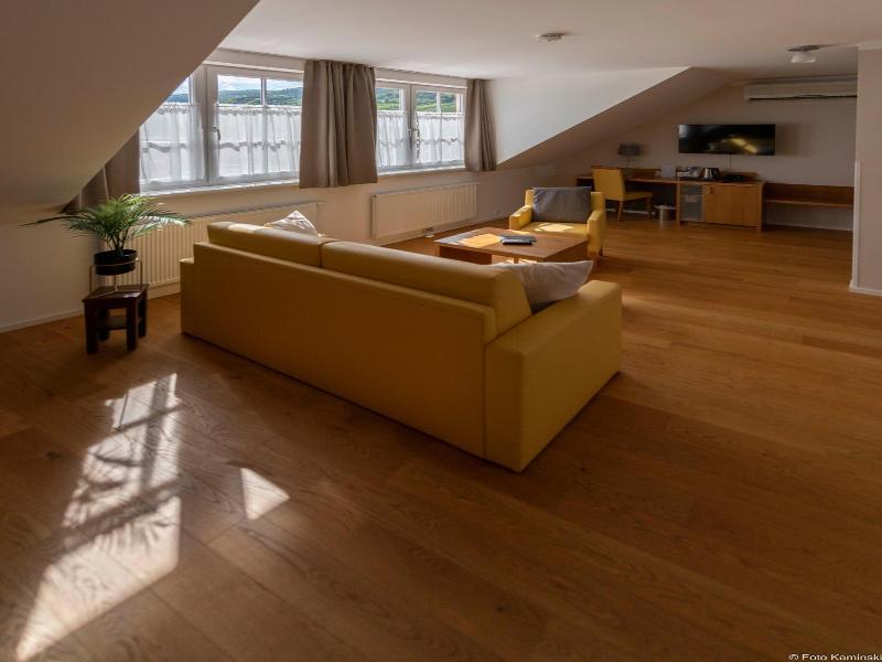 Winzerhotel Gumpoldskirchen image