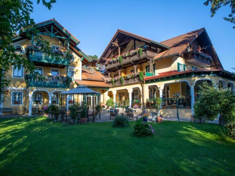 Landhotel Waldmv Hle image