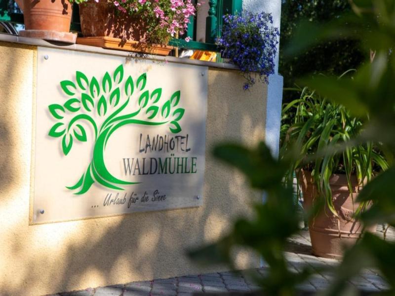 Landhotel Waldmv Hle image