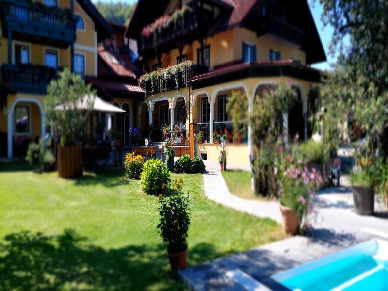 Landhotel Waldmv Hle image