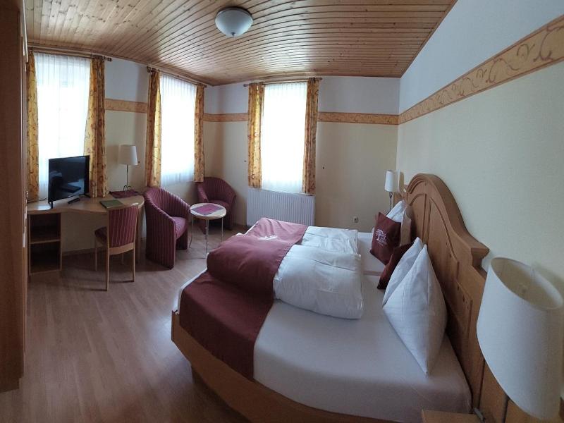 Landhotel Waldmv Hle image
