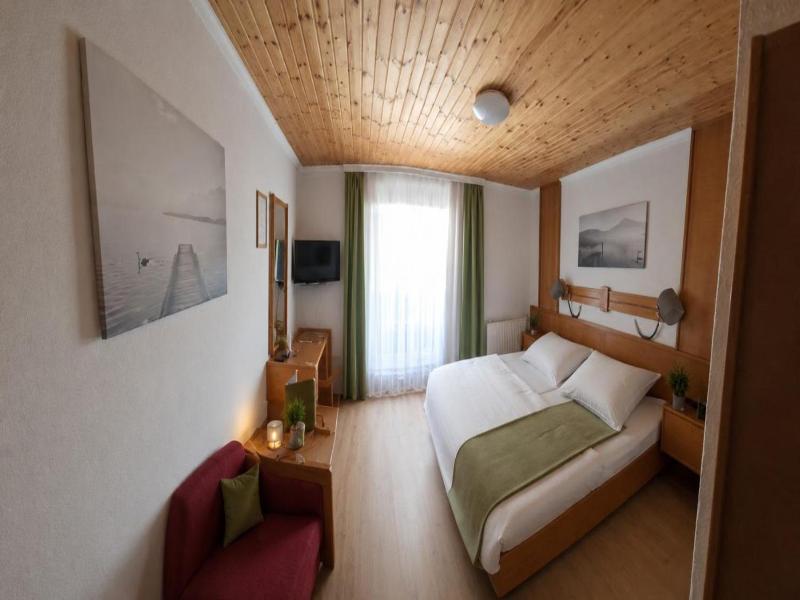 Landhotel Waldmv Hle image