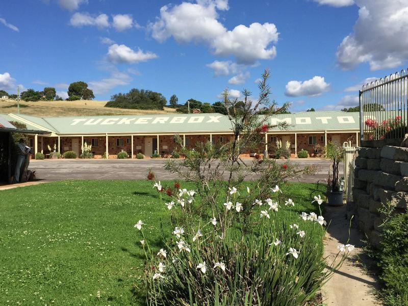 Tuckerbox Motor Inn