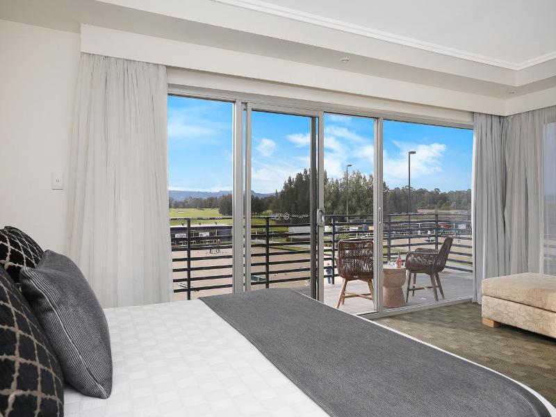 Springs Shoalhaven Nowra image