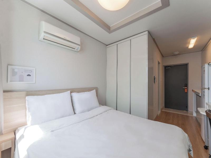 Staywell Hotel image
