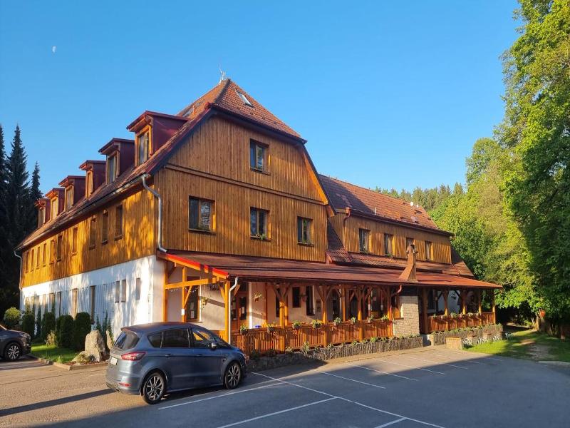 Balv Novvo Hotel A Pivovar Rade V N image