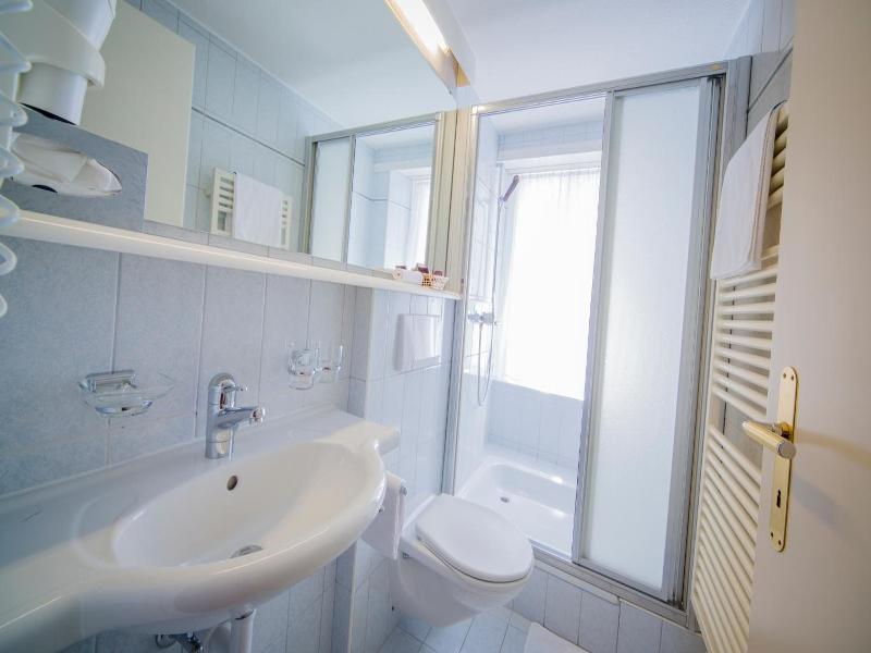 Hotel Heilquelle image