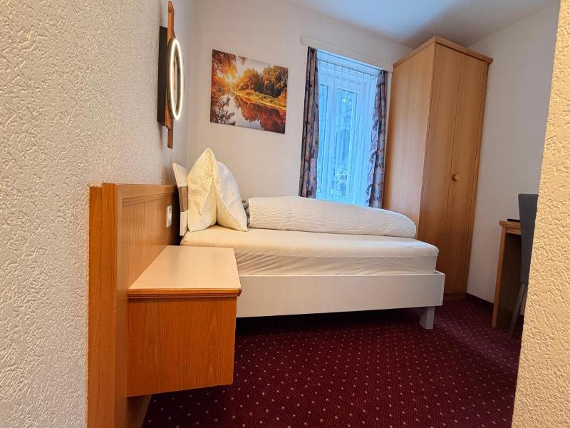 Hotel Heilquelle image