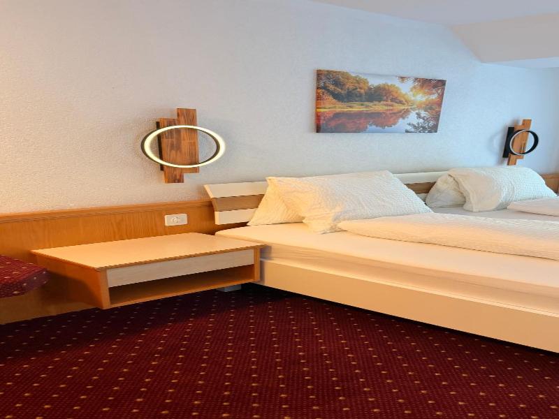 Hotel Heilquelle image
