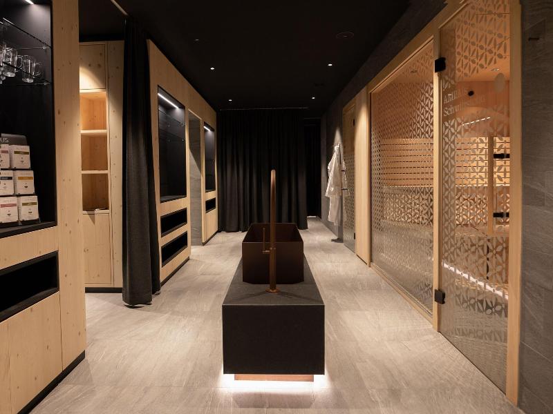 Amrai Suites image