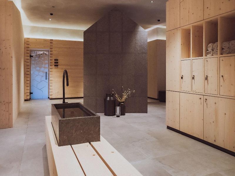 Amrai Suites image