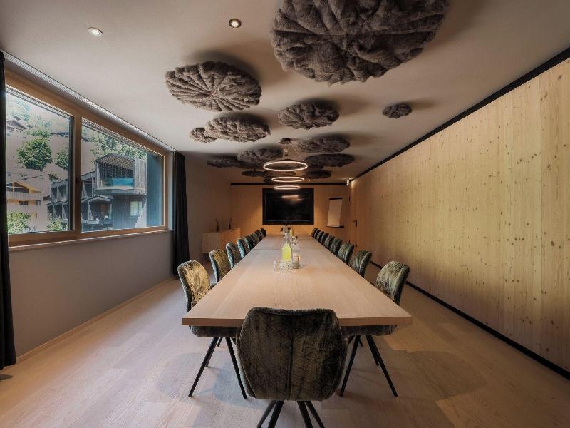 Amrai Suites image