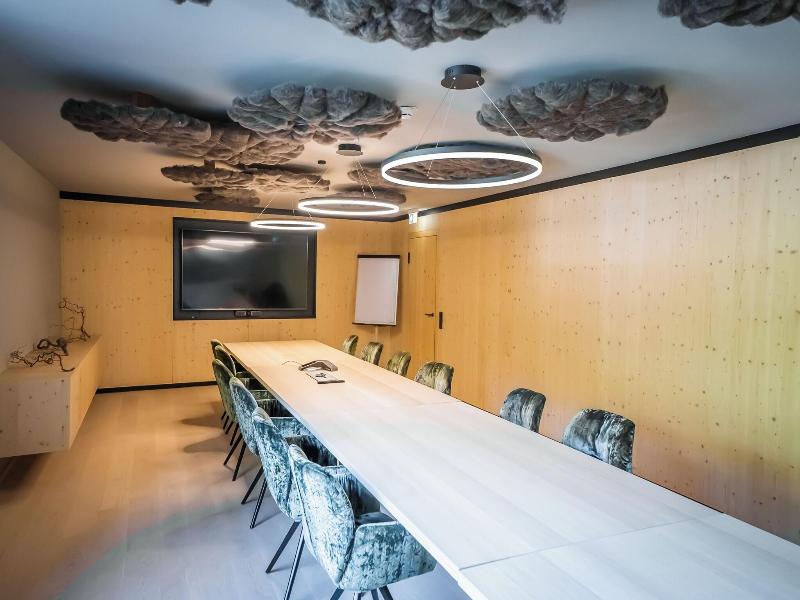 Amrai Suites image