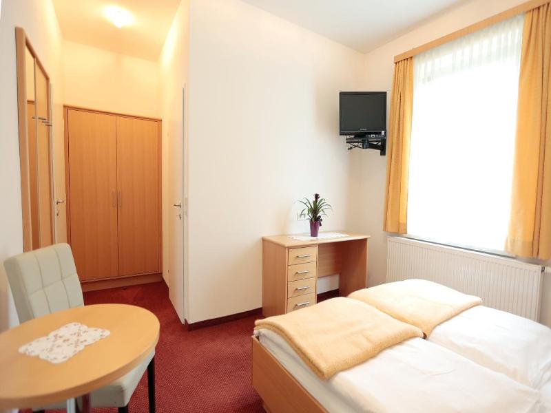 Hotel Reineldis image
