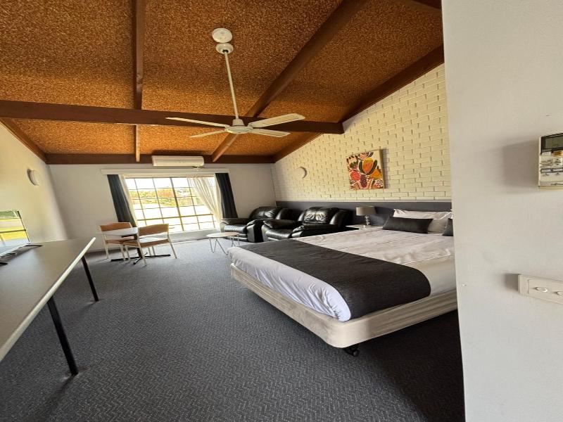 Bakery Park Motor Inn