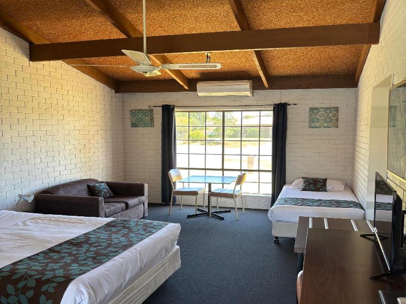 Bakery Park Motor Inn