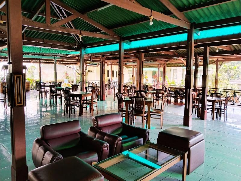 Hotel Grand Astoeti image