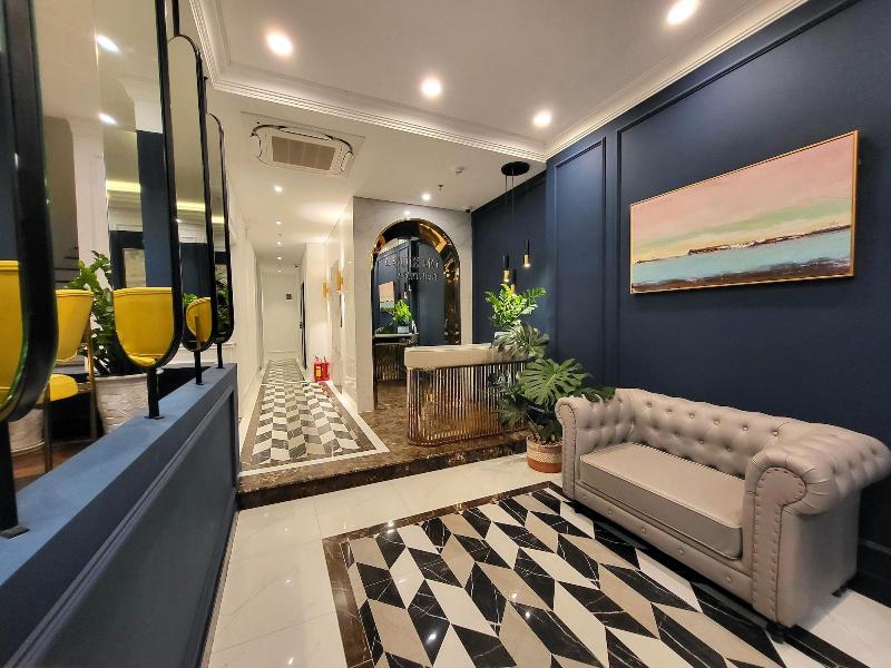 Louis Mo Apartment image