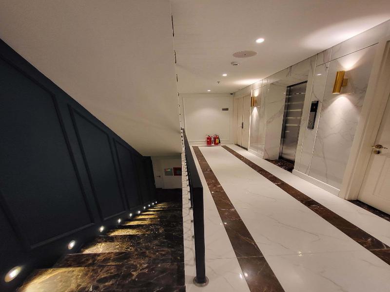 Louis Mo Apartment image