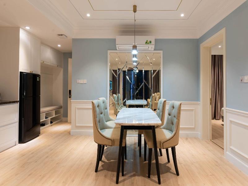 Louis Mo Apartment image