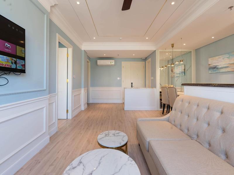 Louis Mo Apartment image