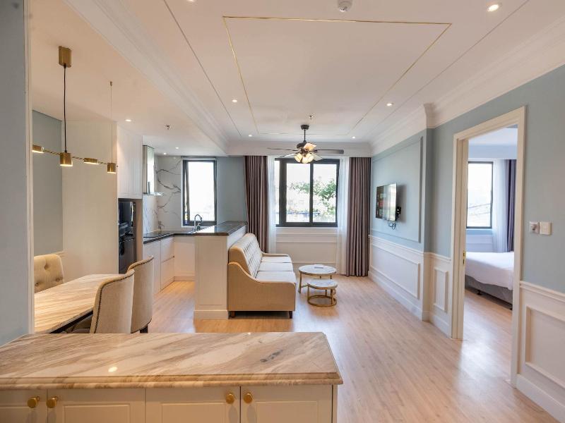 Louis Mo Apartment image