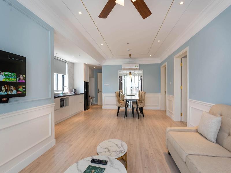 Louis Mo Apartment image