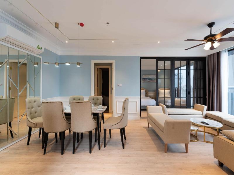 Louis Mo Apartment image