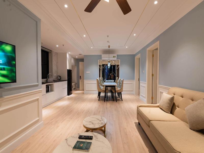 Louis Mo Apartment image
