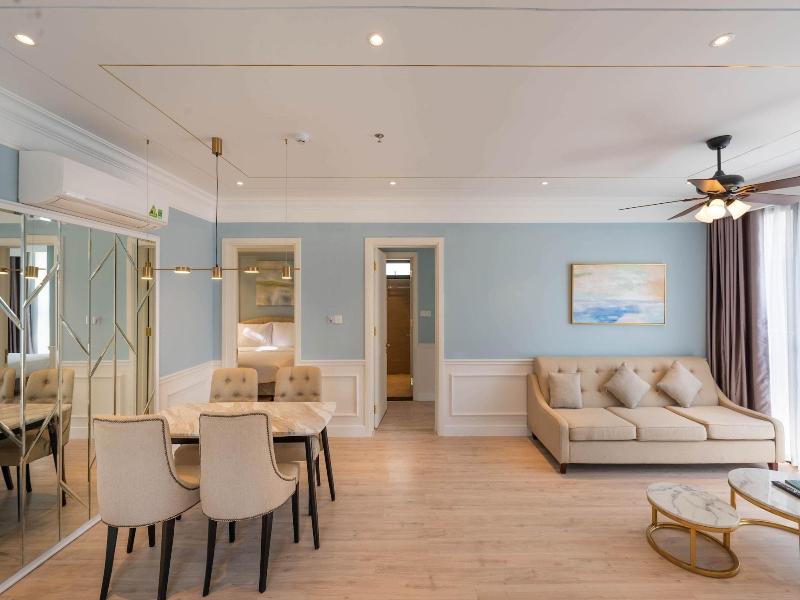 Louis Mo Apartment image
