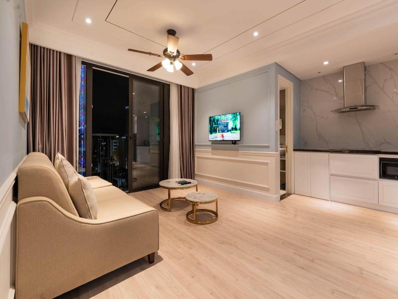 Louis Mo Apartment image
