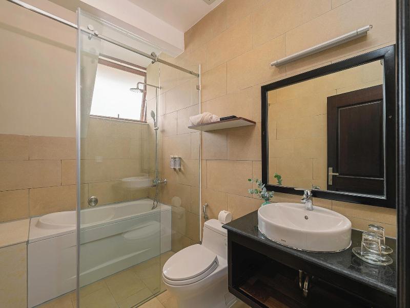 Duy Long Hotel image
