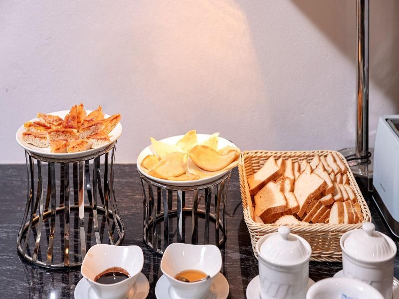 Tam Coc Center Luxury Hotel & Villa image