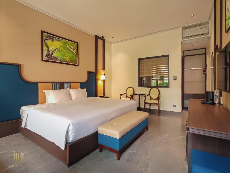 Tam Coc Center Luxury Hotel & Villa image