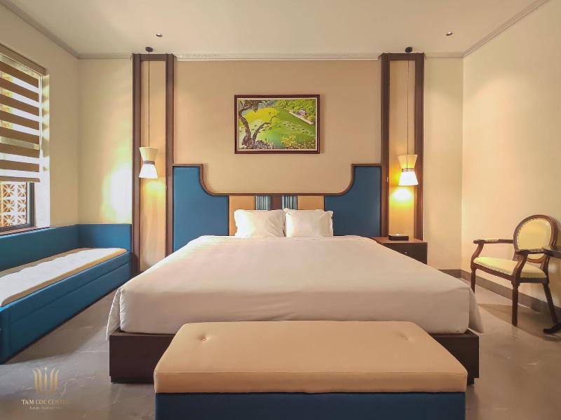 Tam Coc Center Luxury Hotel & Villa image
