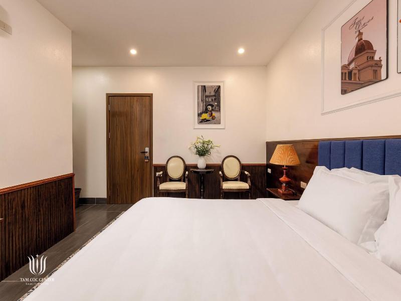 Tam Coc Center Luxury Hotel & Villa image